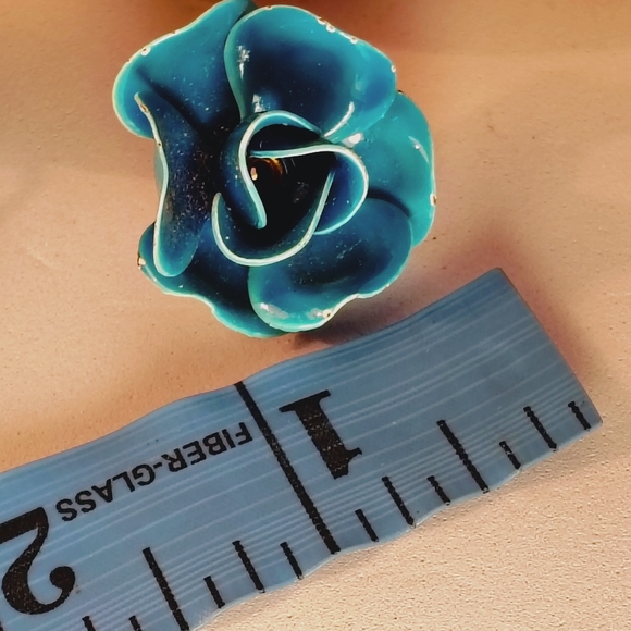 Vintage Enamel Royal & Turquoise Blue Floral Flower Clip on Earrings - Picture 7 of 7